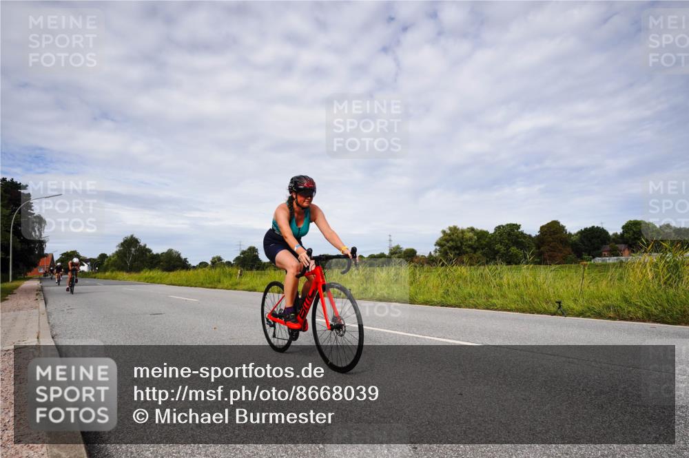 31.08.2025 - Elbe Triathlon Hamburg Michael Burmester http://msf.ph/oto/8668039 31.08.2025 11:02:03 Radfahren 1453, 1534, 1576, 1610 meine-sportfotos.de