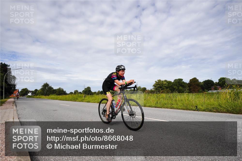 31.08.2025 - Elbe Triathlon Hamburg Michael Burmester http://msf.ph/oto/8668048 31.08.2025 11:02:14 Radfahren 1523, 1530, 1567 meine-sportfotos.de