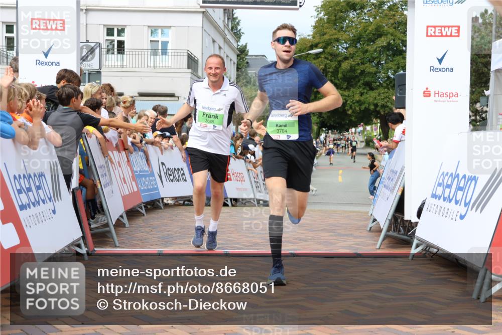 31.08.2025 - 21. Blankeneser Heldenlauf Strokosch-Dieckow http://msf.ph/oto/8668051 31.08.2025 10:56:42 Ziel 3399, 3704, 3394, 3086 meine-sportfotos.de