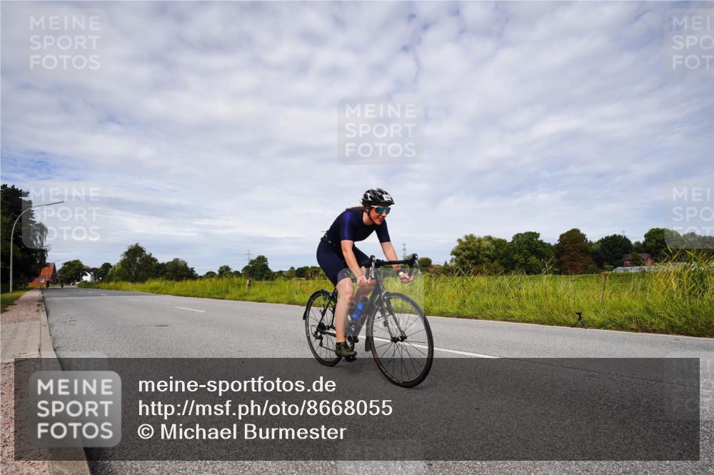 31.08.2025 - Elbe Triathlon Hamburg Michael Burmester http://msf.ph/oto/8668055 31.08.2025 11:02:25 Radfahren 1584 meine-sportfotos.de