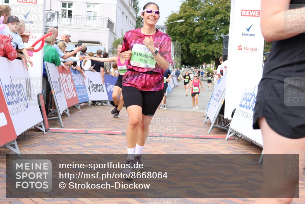 31.08.2025 - 21. Blankeneser Heldenlauf Strokosch-Dieckow http://msf.ph/oto/8668064 31.08.2025 11:14:53 Ziel 3479, 3445, 3586, 3661, 3610, 3336 meine-sportfotos.de