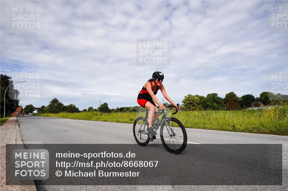 31.08.2025 - Elbe Triathlon Hamburg Michael Burmester http://msf.ph/oto/8668067 31.08.2025 11:02:46 Radfahren 401, 1379, 1512 meine-sportfotos.de