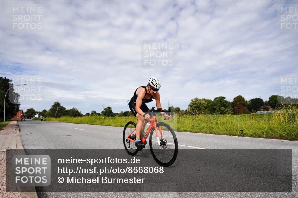 31.08.2025 - Elbe Triathlon Hamburg Michael Burmester http://msf.ph/oto/8668068 31.08.2025 11:02:52 Radfahren 1379, 1499, 1597 meine-sportfotos.de