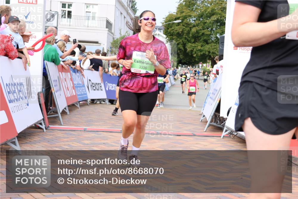 31.08.2025 - 21. Blankeneser Heldenlauf Strokosch-Dieckow http://msf.ph/oto/8668070 31.08.2025 11:14:53 Ziel 3479, 3445, 3586, 3661, 3610, 3336 meine-sportfotos.de