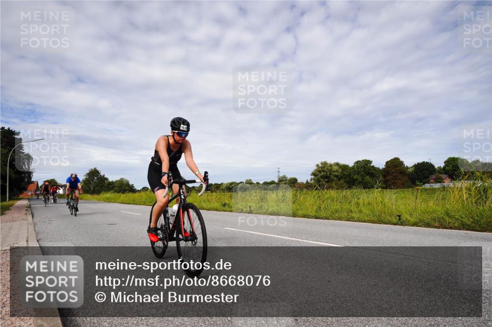 31.08.2025 - Elbe Triathlon Hamburg Michael Burmester http://msf.ph/oto/8668076 31.08.2025 11:03:09 Radfahren 1263, 1270, 1334, 1613 meine-sportfotos.de