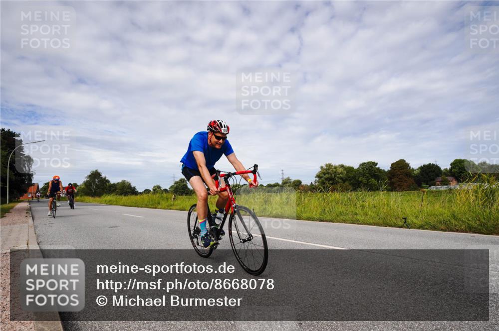 31.08.2025 - Elbe Triathlon Hamburg Michael Burmester http://msf.ph/oto/8668078 31.08.2025 11:03:11 Radfahren 1263, 1270, 1334, 1564, 1613 meine-sportfotos.de