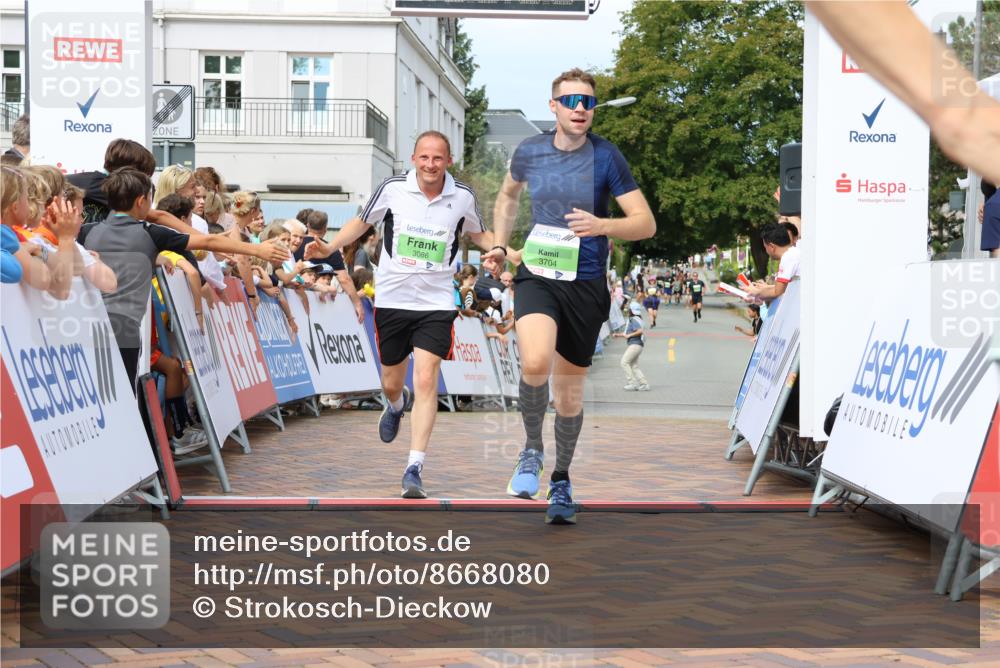 31.08.2025 - 21. Blankeneser Heldenlauf Strokosch-Dieckow http://msf.ph/oto/8668080 31.08.2025 10:56:42 Ziel 3399, 3704, 3394, 3086 meine-sportfotos.de