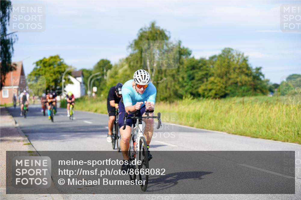31.08.2025 - Elbe Triathlon Hamburg Michael Burmester http://msf.ph/oto/8668082 31.08.2025 09:45:37 Radfahren 392, 393, 607, 633, 660, 700, 708, 709, 786, 808, 826 meine-sportfotos.de