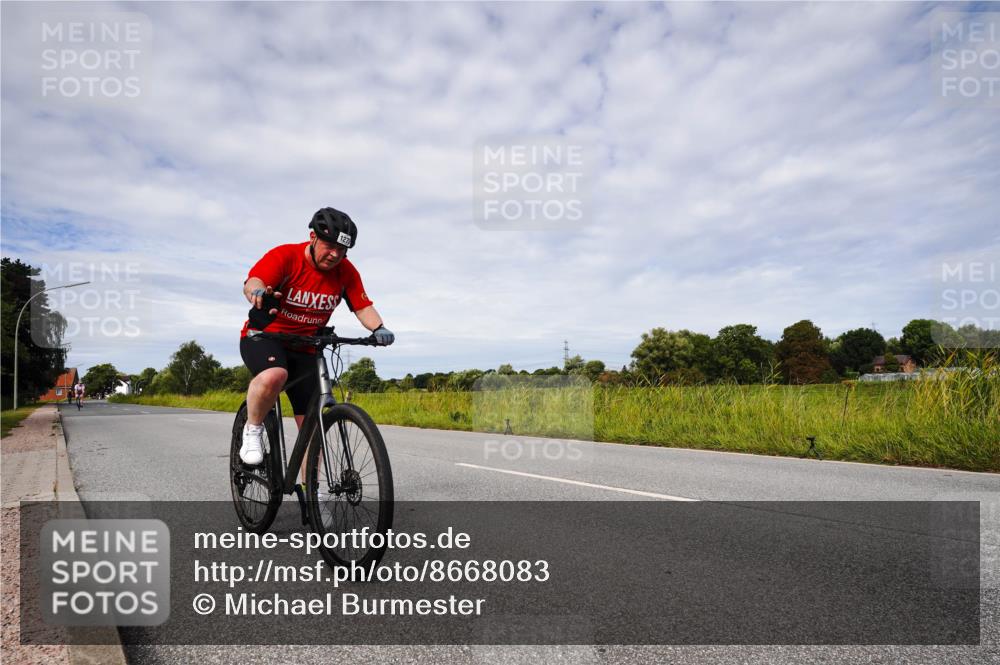 31.08.2025 - Elbe Triathlon Hamburg Michael Burmester http://msf.ph/oto/8668083 31.08.2025 11:03:13 Radfahren 1263, 1270, 1334, 1564 meine-sportfotos.de