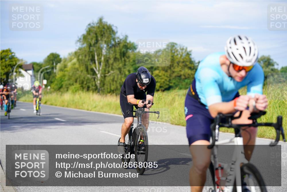 31.08.2025 - Elbe Triathlon Hamburg Michael Burmester http://msf.ph/oto/8668085 31.08.2025 09:45:38 Radfahren 392, 607, 633, 660, 700, 708, 786, 808, 826 meine-sportfotos.de