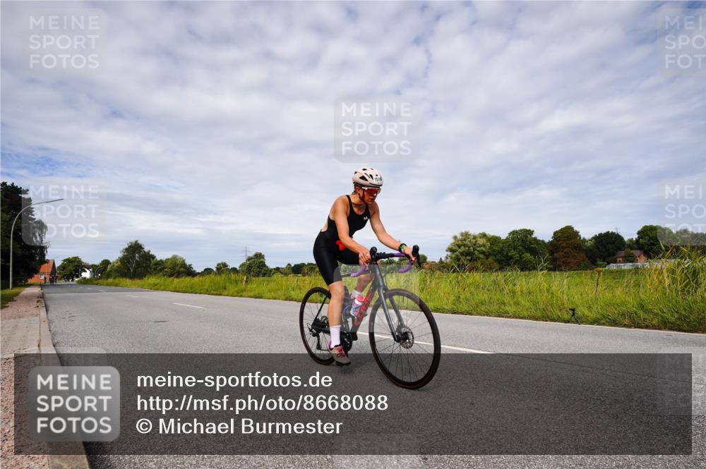 31.08.2025 - Elbe Triathlon Hamburg Michael Burmester http://msf.ph/oto/8668088 31.08.2025 11:03:21 Radfahren 1519 meine-sportfotos.de