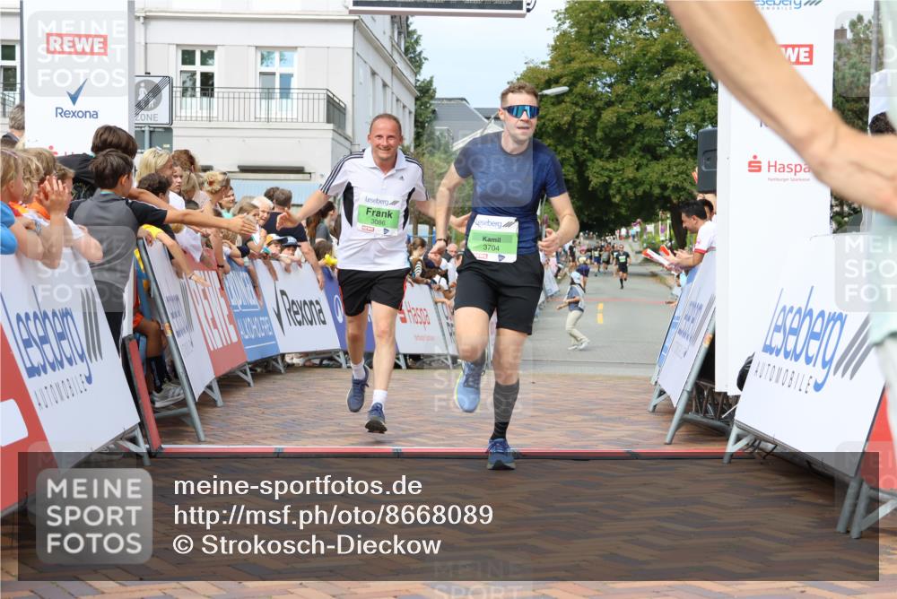 31.08.2025 - 21. Blankeneser Heldenlauf Strokosch-Dieckow http://msf.ph/oto/8668089 31.08.2025 10:56:42 Ziel 3399, 3704, 3394, 3086 meine-sportfotos.de