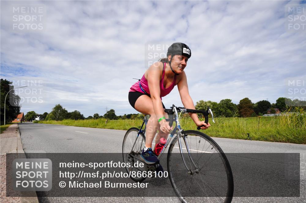 31.08.2025 - Elbe Triathlon Hamburg Michael Burmester http://msf.ph/oto/8668100 31.08.2025 11:03:39 Radfahren 1284, 1500, 1542 meine-sportfotos.de