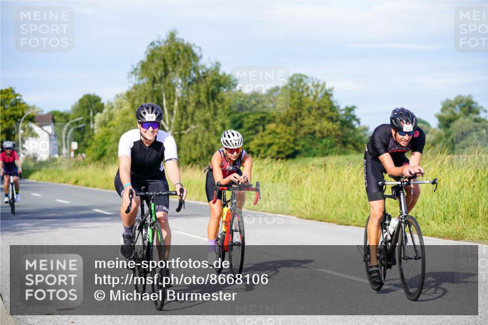 31.08.2025 - Elbe Triathlon Hamburg Michael Burmester http://msf.ph/oto/8668106 31.08.2025 09:45:42 Radfahren 392, 534, 633, 700, 786, 808, 826, 930 meine-sportfotos.de