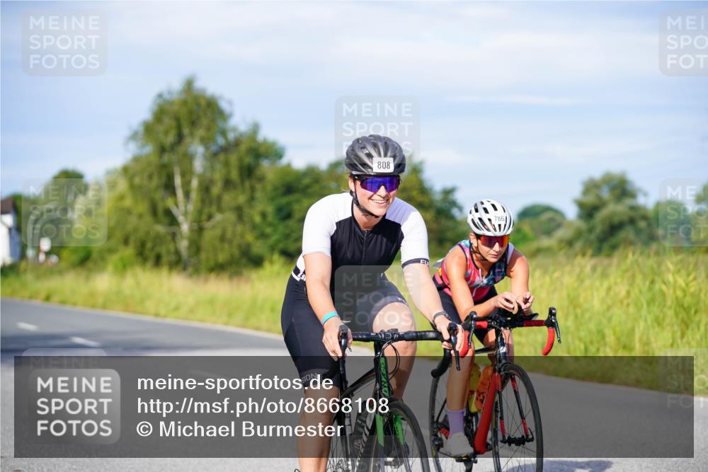 31.08.2025 - Elbe Triathlon Hamburg Michael Burmester http://msf.ph/oto/8668108 31.08.2025 09:45:42 Radfahren 392, 534, 633, 700, 786, 808, 826, 930 meine-sportfotos.de