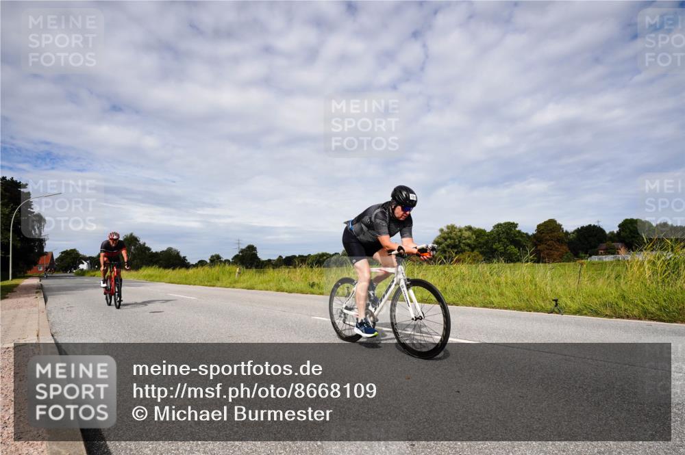 31.08.2025 - Elbe Triathlon Hamburg Michael Burmester http://msf.ph/oto/8668109 31.08.2025 11:03:57 Radfahren 1311, 1320, 1536, 1586 meine-sportfotos.de