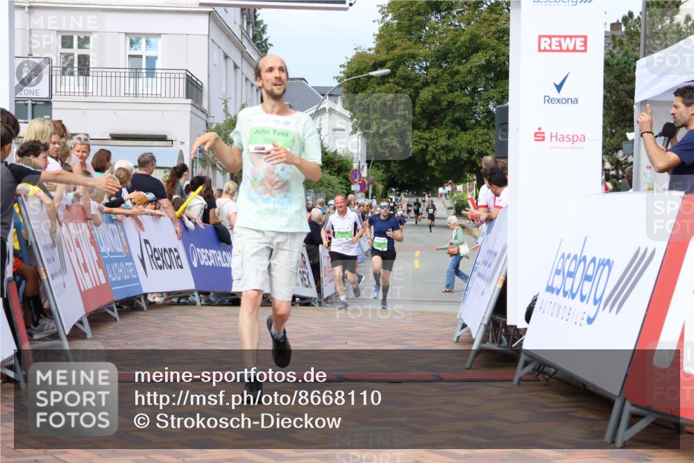 31.08.2025 - 21. Blankeneser Heldenlauf Strokosch-Dieckow http://msf.ph/oto/8668110 31.08.2025 10:56:38 Ziel 3378, 3399, 3704, 3394, 3086 meine-sportfotos.de