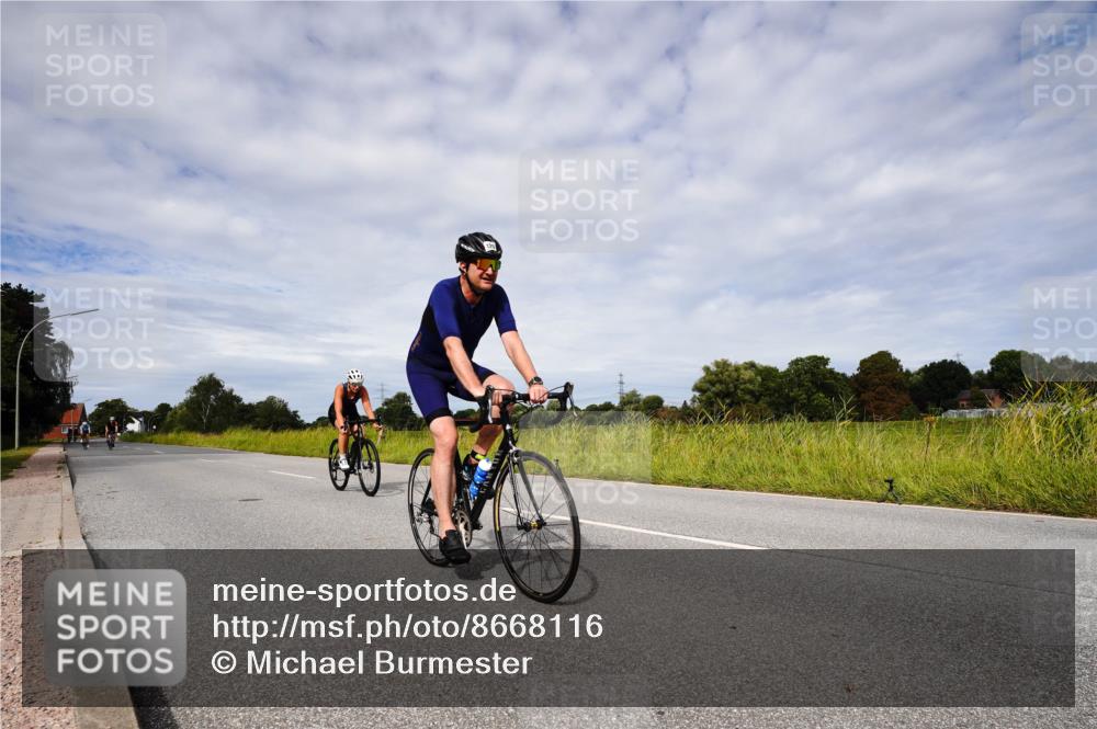31.08.2025 - Elbe Triathlon Hamburg Michael Burmester http://msf.ph/oto/8668116 31.08.2025 11:04:09 Radfahren 782, 1267, 1316, 1571 meine-sportfotos.de