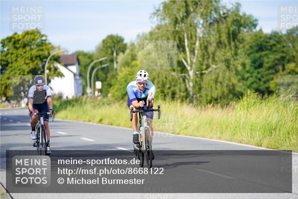 31.08.2025 - Elbe Triathlon Hamburg Michael Burmester http://msf.ph/oto/8668122 31.08.2025 09:45:46 Radfahren 305, 534, 826, 905, 930 meine-sportfotos.de