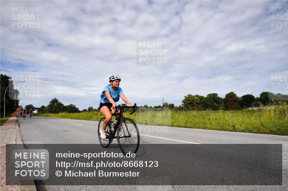 31.08.2025 - Elbe Triathlon Hamburg Michael Burmester http://msf.ph/oto/8668123 31.08.2025 11:04:15 Radfahren 782, 1302, 1316, 1339, 1553 meine-sportfotos.de