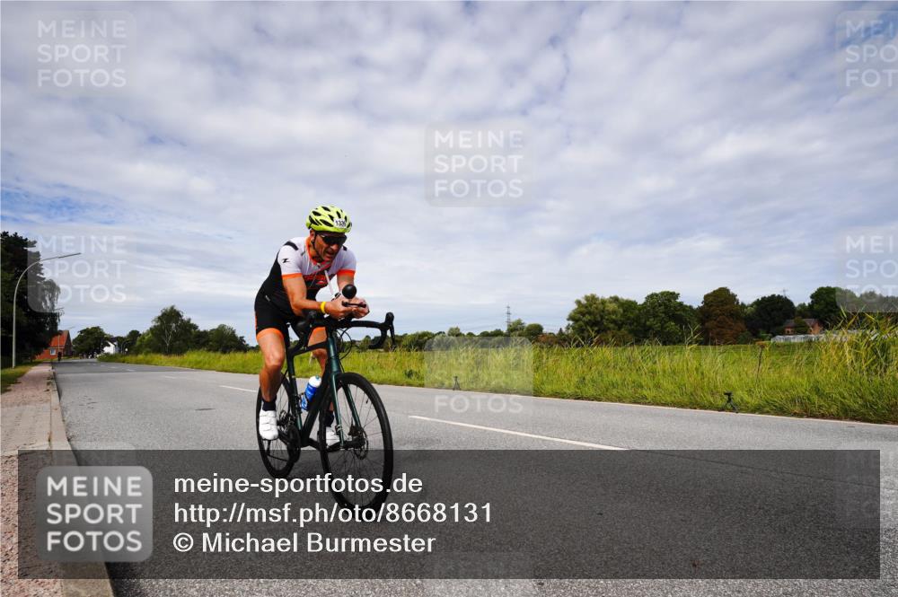 31.08.2025 - Elbe Triathlon Hamburg Michael Burmester http://msf.ph/oto/8668131 31.08.2025 11:04:21 Radfahren 1302, 1339, 1553 meine-sportfotos.de