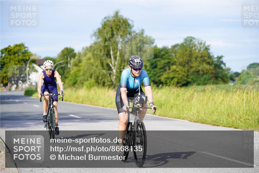 31.08.2025 - Elbe Triathlon Hamburg Michael Burmester http://msf.ph/oto/8668135 31.08.2025 09:45:50 Radfahren 305, 534, 588, 905, 930 meine-sportfotos.de