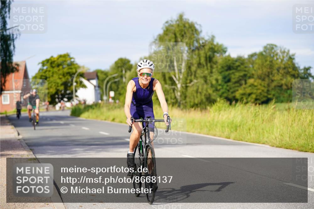 31.08.2025 - Elbe Triathlon Hamburg Michael Burmester http://msf.ph/oto/8668137 31.08.2025 09:45:50 Radfahren 305, 534, 588, 905, 930 meine-sportfotos.de