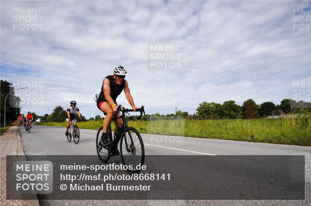 31.08.2025 - Elbe Triathlon Hamburg Michael Burmester http://msf.ph/oto/8668141 31.08.2025 11:04:43 Radfahren 1336, 1510, 1521, 1545, 1546, 1552 meine-sportfotos.de