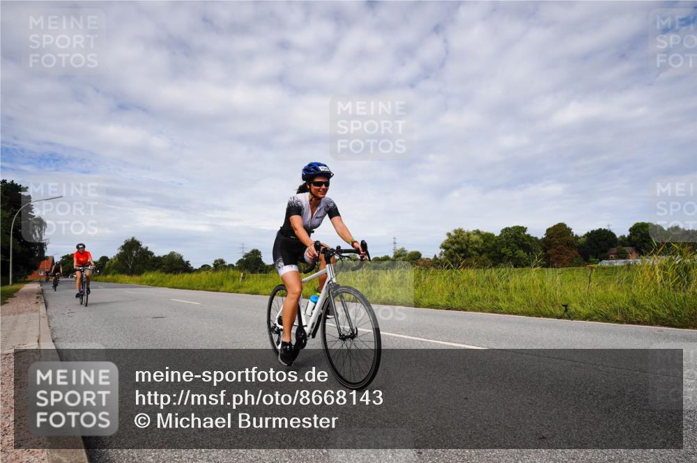 31.08.2025 - Elbe Triathlon Hamburg Michael Burmester http://msf.ph/oto/8668143 31.08.2025 11:04:44 Radfahren 1336, 1510, 1545, 1546 meine-sportfotos.de