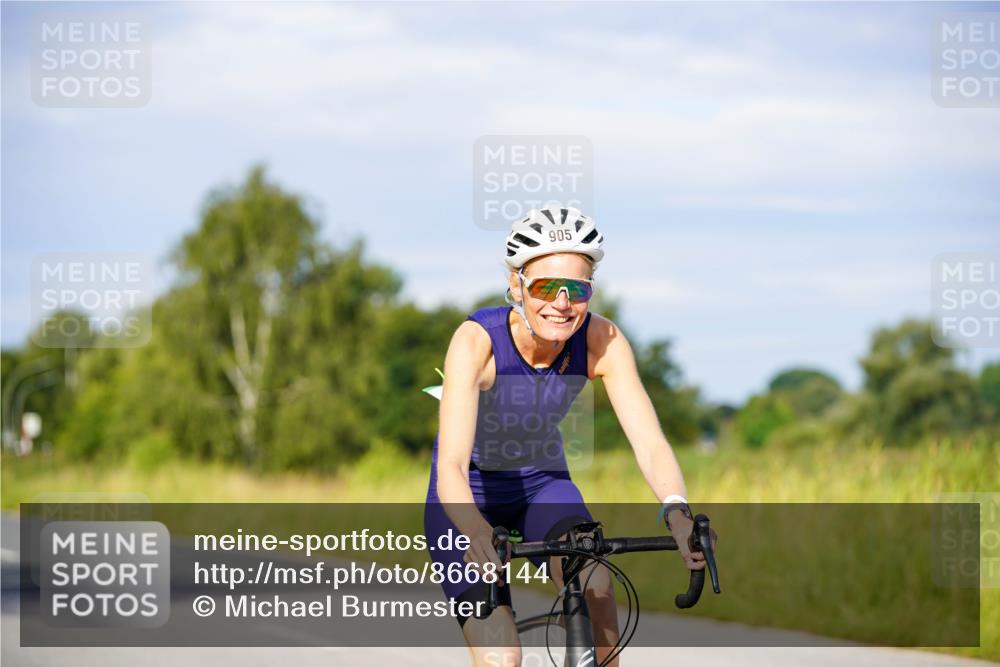 31.08.2025 - Elbe Triathlon Hamburg Michael Burmester http://msf.ph/oto/8668144 31.08.2025 09:45:51 Radfahren 305, 534, 588, 905, 930 meine-sportfotos.de