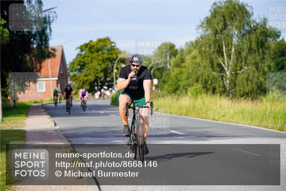 31.08.2025 - Elbe Triathlon Hamburg Michael Burmester http://msf.ph/oto/8668146 31.08.2025 09:45:54 Radfahren 588, 868, 905 meine-sportfotos.de