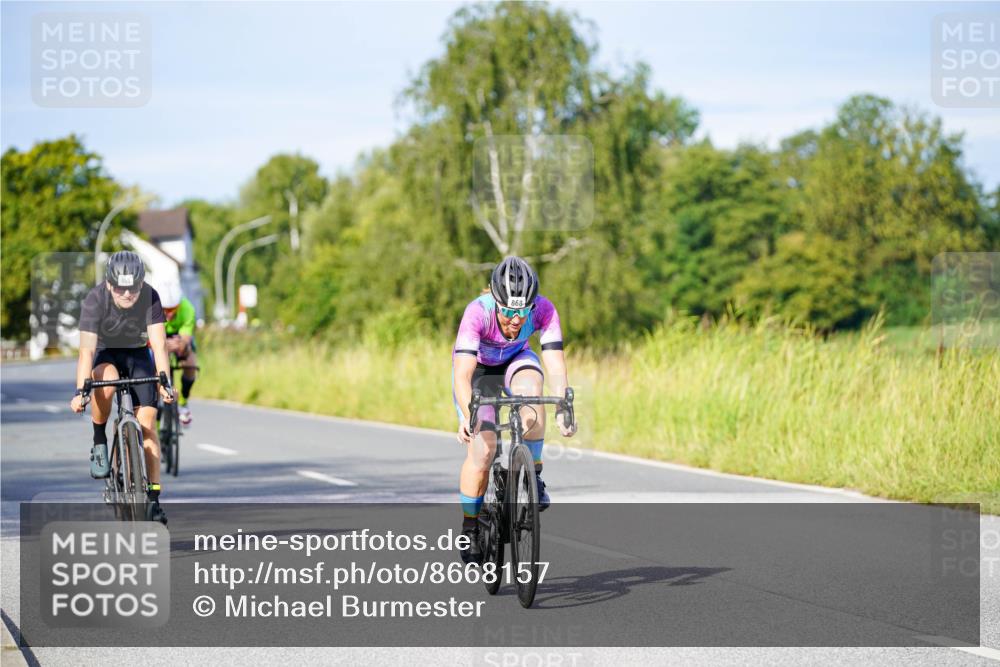 31.08.2025 - Elbe Triathlon Hamburg Michael Burmester http://msf.ph/oto/8668157 31.08.2025 09:46:00 Radfahren 464, 466, 712, 868, 906 meine-sportfotos.de