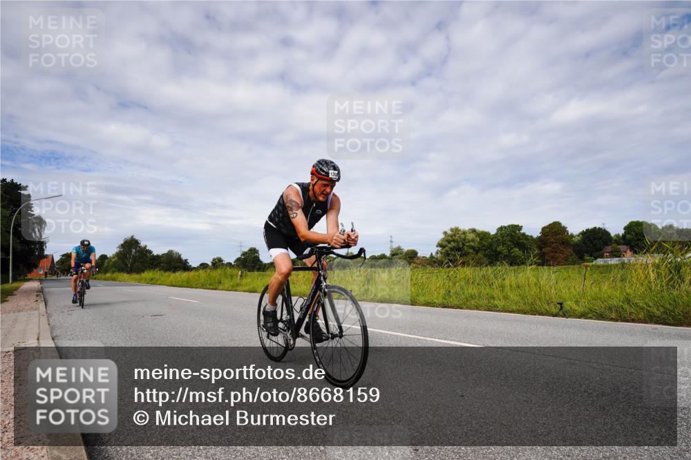 31.08.2025 - Elbe Triathlon Hamburg Michael Burmester http://msf.ph/oto/8668159 31.08.2025 11:05:05 Radfahren 1300, 1308 meine-sportfotos.de