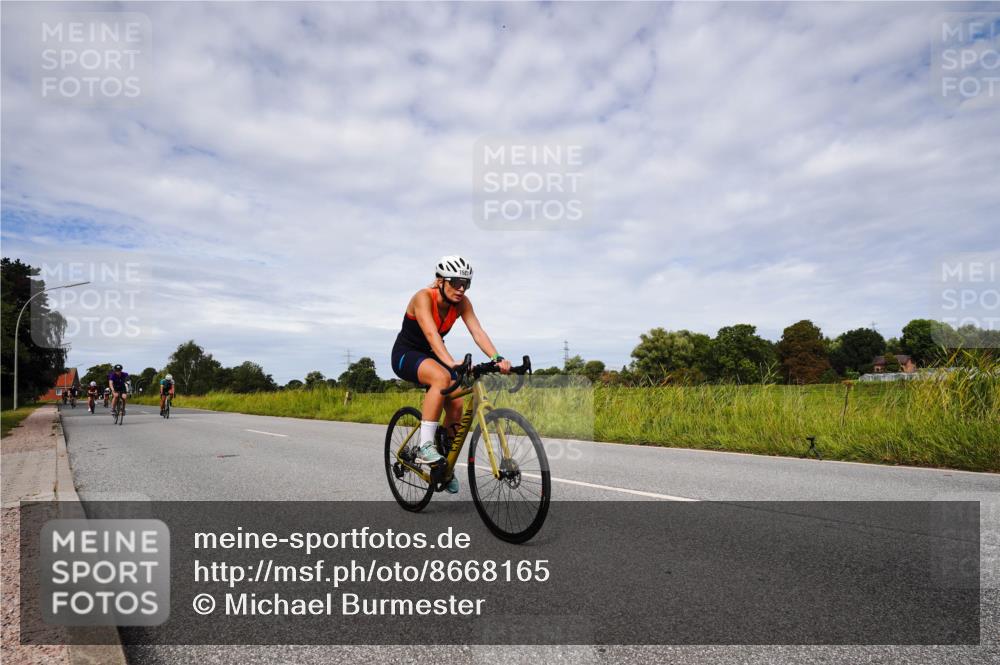 31.08.2025 - Elbe Triathlon Hamburg Michael Burmester http://msf.ph/oto/8668165 31.08.2025 11:05:16 Radfahren 1418, 1446, 1488, 1527, 1573, 1587, 1595 meine-sportfotos.de