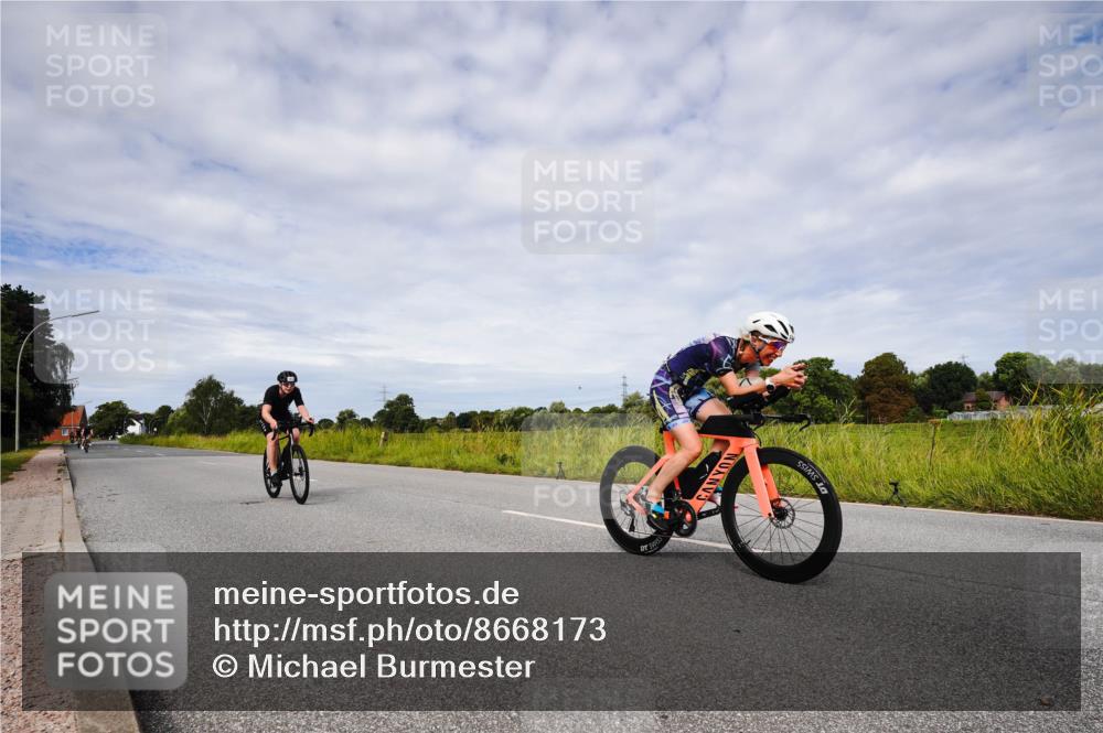 31.08.2025 - Elbe Triathlon Hamburg Michael Burmester http://msf.ph/oto/8668173 31.08.2025 11:05:21 Radfahren 1418, 1446, 1488, 1527, 1532, 1573, 1581 meine-sportfotos.de