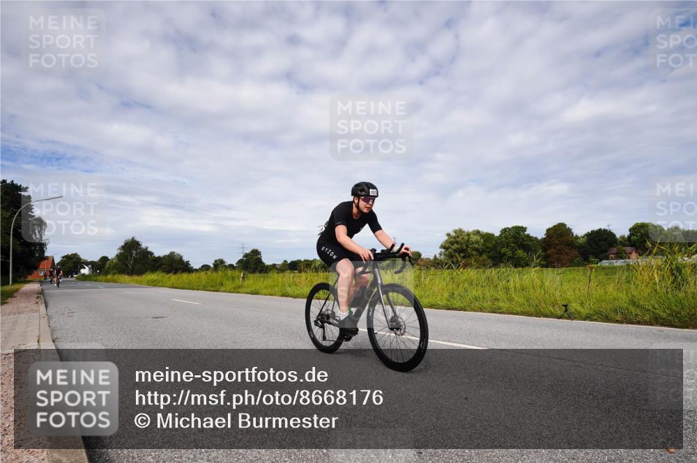31.08.2025 - Elbe Triathlon Hamburg Michael Burmester http://msf.ph/oto/8668176 31.08.2025 11:05:22 Radfahren 1446, 1488, 1532, 1573, 1581 meine-sportfotos.de
