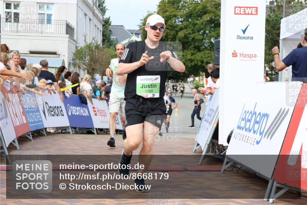 31.08.2025 - 21. Blankeneser Heldenlauf Strokosch-Dieckow http://msf.ph/oto/8668179 31.08.2025 10:56:37 Ziel 3378, 3399, 3704, 3394 meine-sportfotos.de