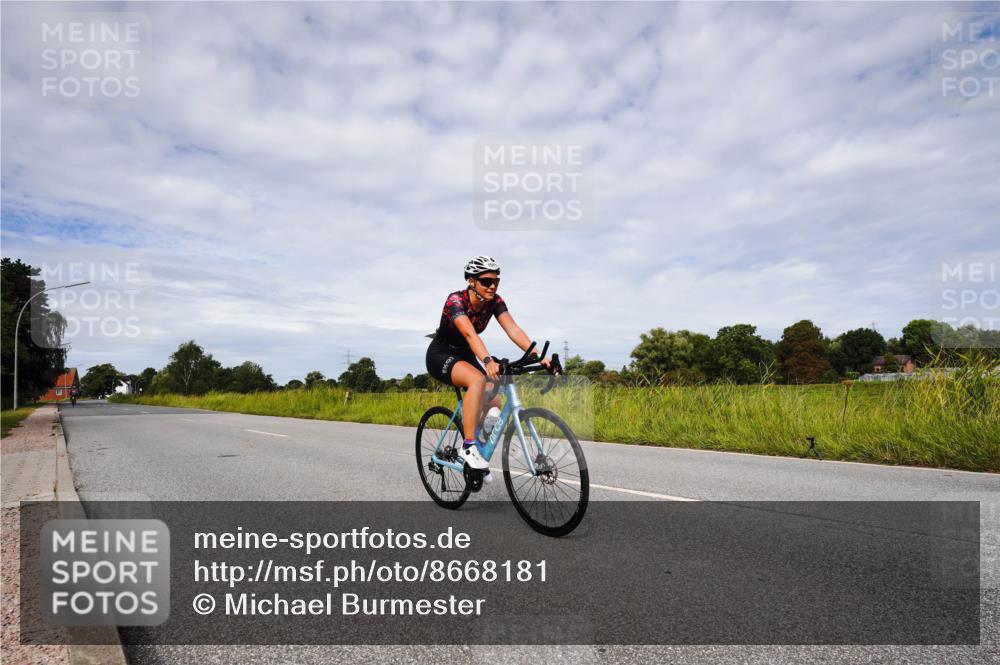 31.08.2025 - Elbe Triathlon Hamburg Michael Burmester http://msf.ph/oto/8668181 31.08.2025 11:05:28 Radfahren 1508, 1532, 1581 meine-sportfotos.de