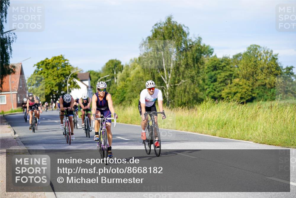 31.08.2025 - Elbe Triathlon Hamburg Michael Burmester http://msf.ph/oto/8668182 31.08.2025 09:46:06 Radfahren 463, 464, 553, 600, 740, 803, 820, 876, 906 meine-sportfotos.de