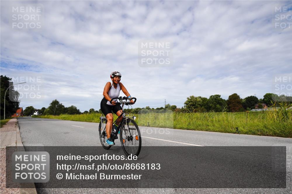 31.08.2025 - Elbe Triathlon Hamburg Michael Burmester http://msf.ph/oto/8668183 31.08.2025 11:05:36 Radfahren 1508 meine-sportfotos.de