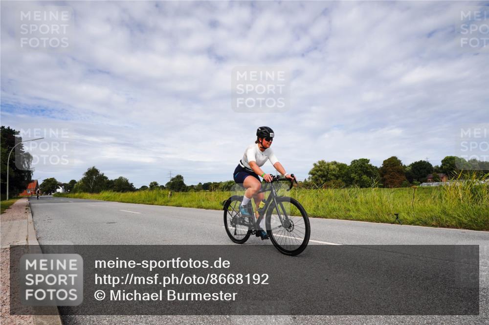 31.08.2025 - Elbe Triathlon Hamburg Michael Burmester http://msf.ph/oto/8668192 31.08.2025 11:06:05 Radfahren 1531, 1541, 1577 meine-sportfotos.de