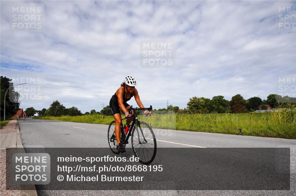 31.08.2025 - Elbe Triathlon Hamburg Michael Burmester http://msf.ph/oto/8668195 31.08.2025 11:06:13 Radfahren 1480, 1516, 1541 meine-sportfotos.de