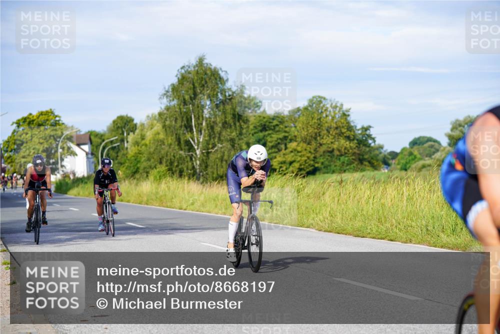 31.08.2025 - Elbe Triathlon Hamburg Michael Burmester http://msf.ph/oto/8668197 31.08.2025 09:46:09 Radfahren 463, 553, 600, 740, 803, 820, 876, 906 meine-sportfotos.de