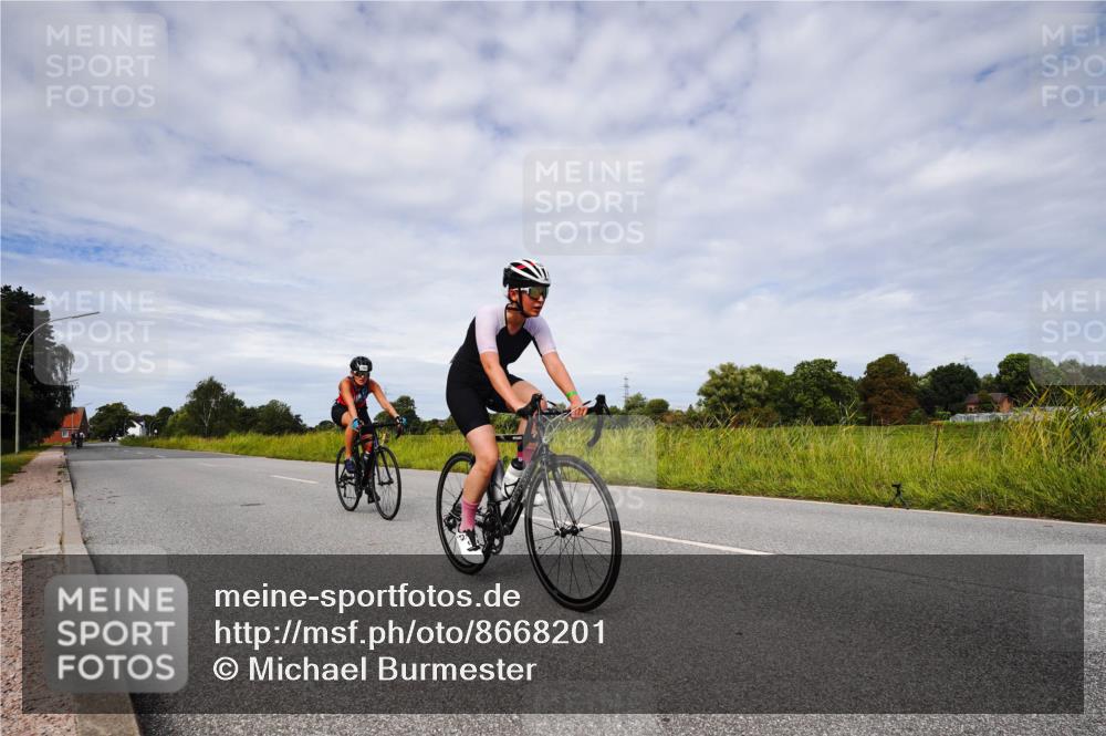 31.08.2025 - Elbe Triathlon Hamburg Michael Burmester http://msf.ph/oto/8668201 31.08.2025 11:06:22 Radfahren 1364, 1376, 1479, 1559 meine-sportfotos.de
