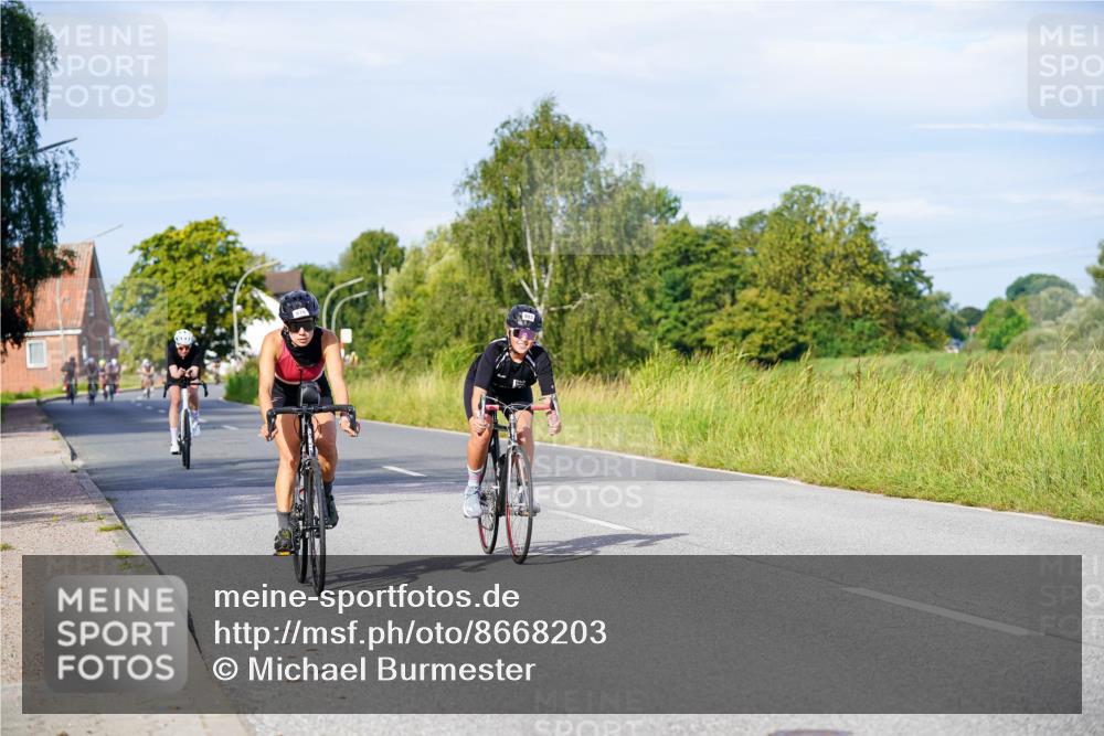 31.08.2025 - Elbe Triathlon Hamburg Michael Burmester http://msf.ph/oto/8668203 31.08.2025 09:46:10 Radfahren 463, 553, 600, 740, 803, 820, 876, 906 meine-sportfotos.de
