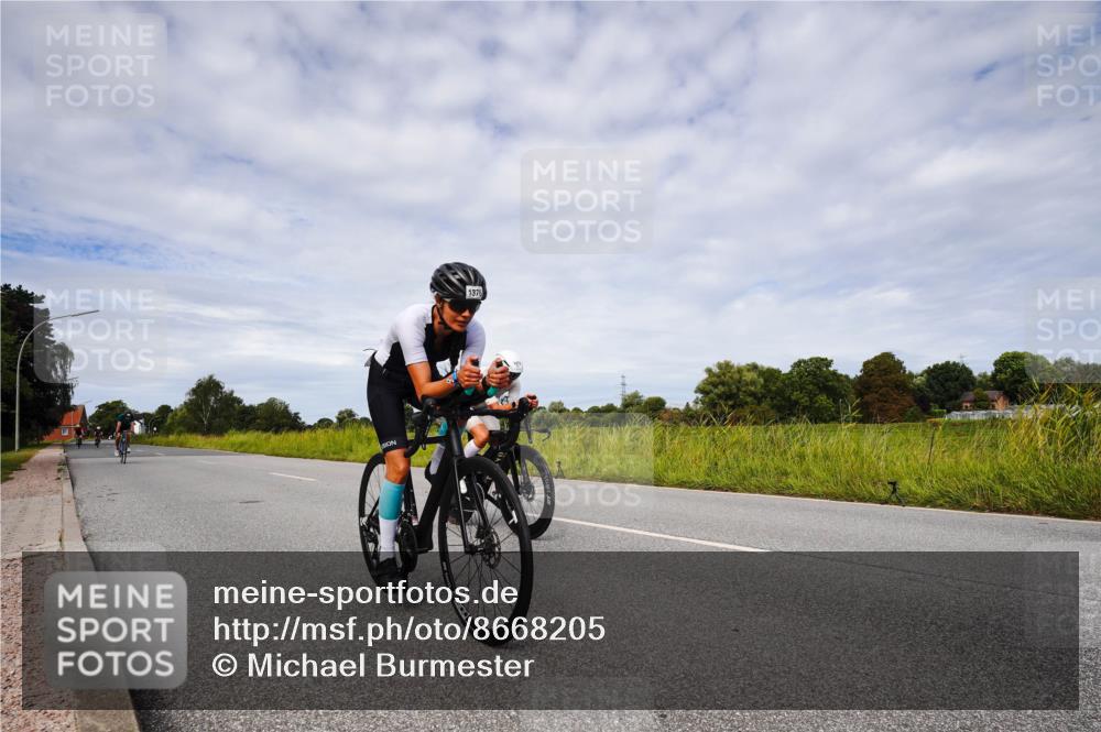 31.08.2025 - Elbe Triathlon Hamburg Michael Burmester http://msf.ph/oto/8668205 31.08.2025 11:06:29 Radfahren 1257, 1354, 1376, 1479, 1590 meine-sportfotos.de
