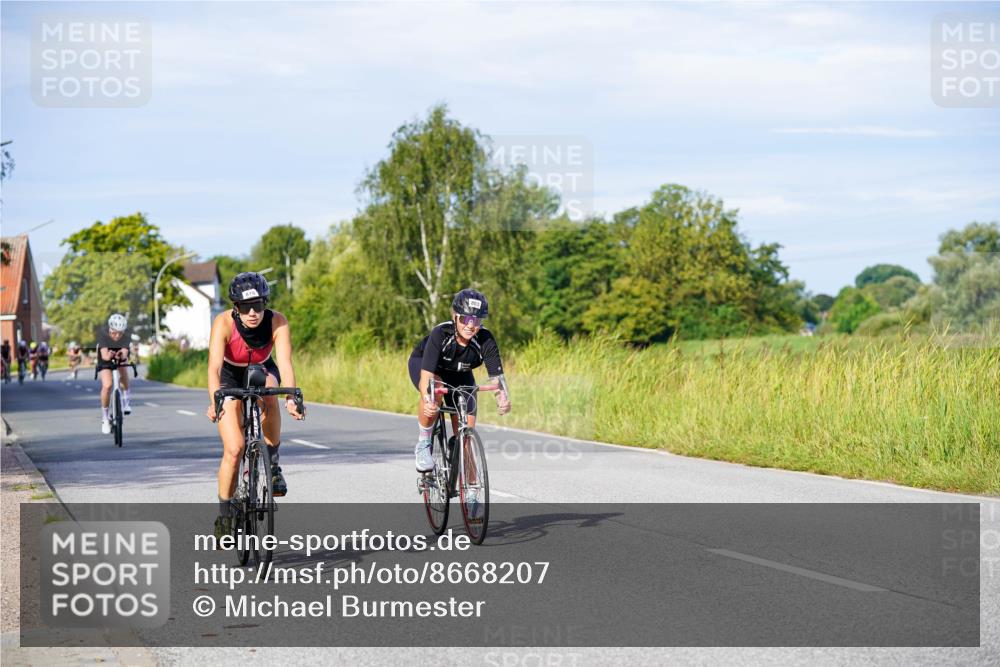 31.08.2025 - Elbe Triathlon Hamburg Michael Burmester http://msf.ph/oto/8668207 31.08.2025 09:46:10 Radfahren 463, 553, 600, 740, 803, 820, 876, 906 meine-sportfotos.de