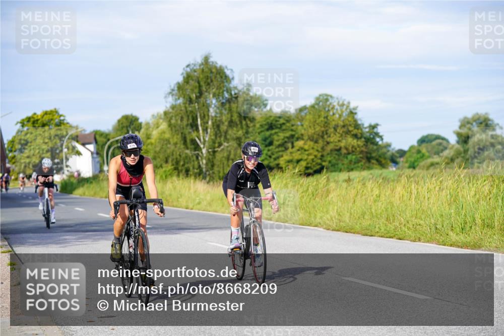 31.08.2025 - Elbe Triathlon Hamburg Michael Burmester http://msf.ph/oto/8668209 31.08.2025 09:46:10 Radfahren 463, 553, 600, 740, 803, 820, 876, 906 meine-sportfotos.de