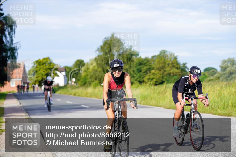 31.08.2025 - Elbe Triathlon Hamburg Michael Burmester http://msf.ph/oto/8668212 31.08.2025 09:46:11 Radfahren 463, 553, 600, 740, 803, 820, 876 meine-sportfotos.de