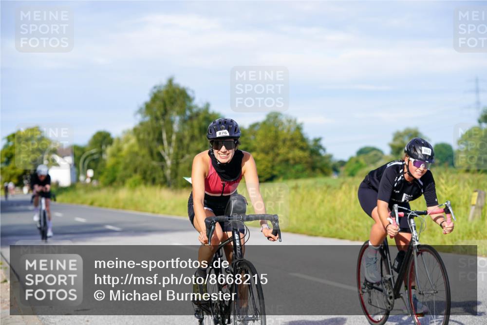31.08.2025 - Elbe Triathlon Hamburg Michael Burmester http://msf.ph/oto/8668215 31.08.2025 09:46:11 Radfahren 463, 553, 600, 740, 803, 820, 876 meine-sportfotos.de